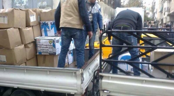 تم اليوم بعون الله تعالى دخول أول سيارة مساعدات غذائية محملة ب 200 حصة إلى داخل مخيم اليرموك