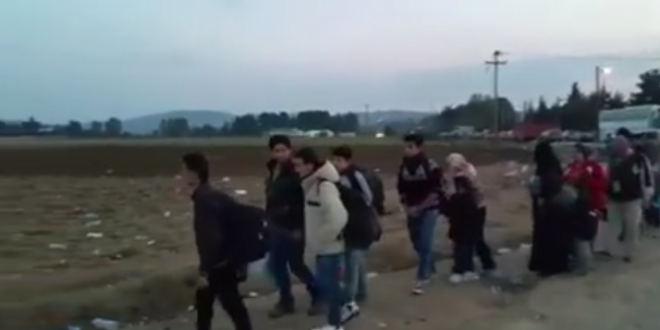 قافلة الوفاء لإغاثة اللاجئين قبل الشتاء الحدود المقدونية